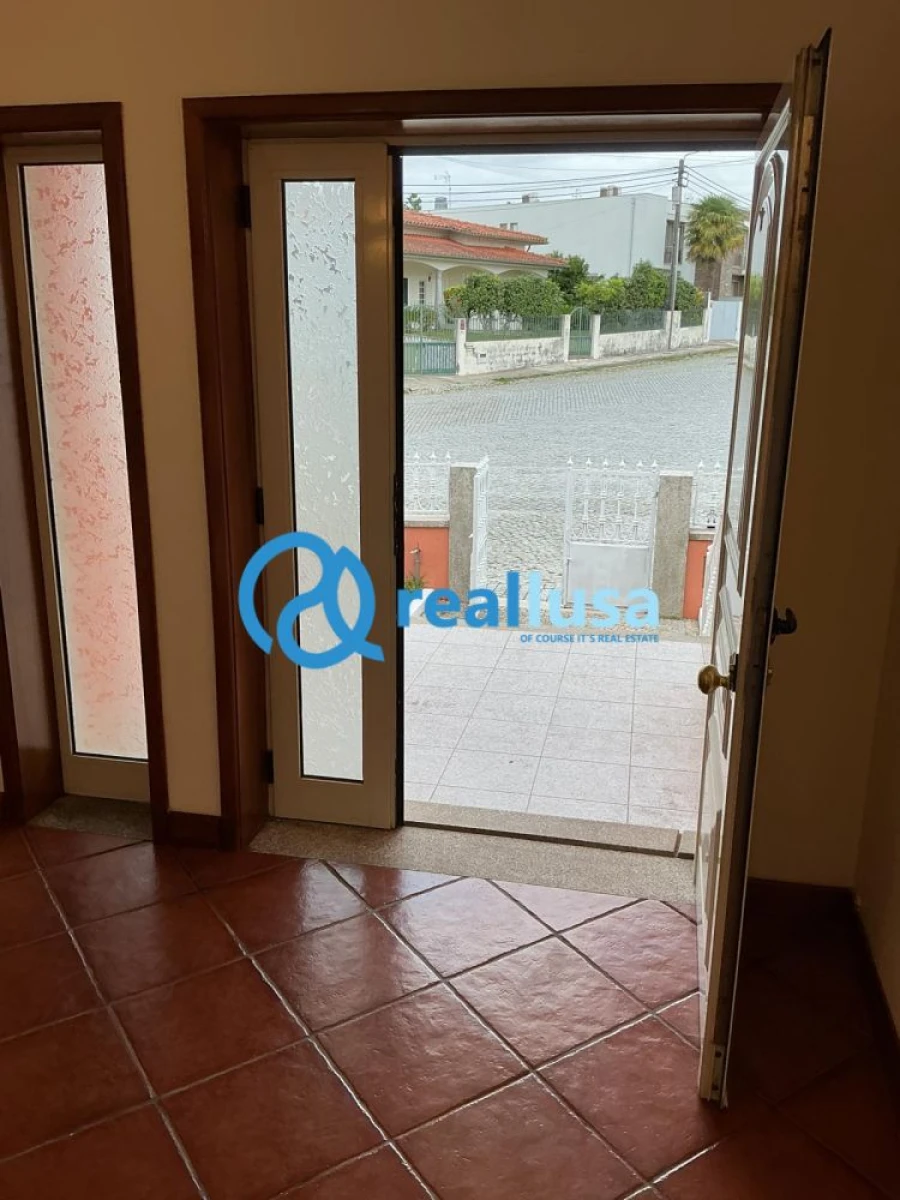 Moradia T3 para Venda em Nine Foto 4