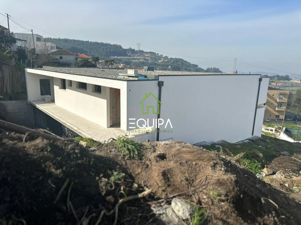 Moradia T3 para Venda em Roriz Foto 11