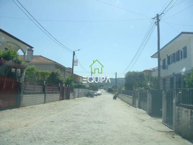 Moradia T9 para Venda em Lordelo Foto 13