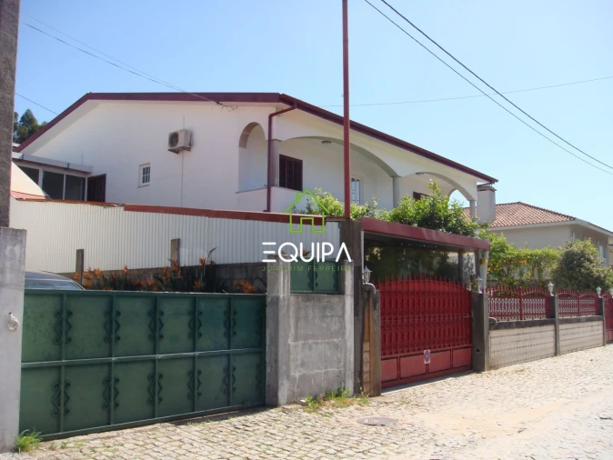 Moradia T9 para Venda em Lordelo Foto 20