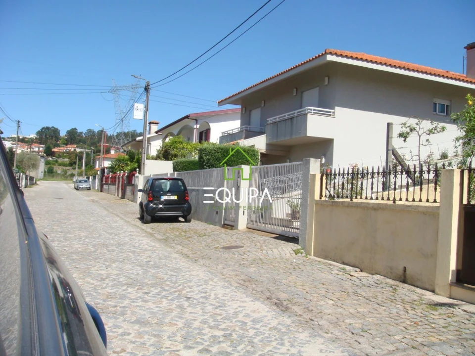 Moradia T9 para Venda em Lordelo Foto 11