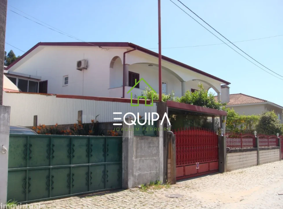 Moradia T9 para Venda em Lordelo Foto 3