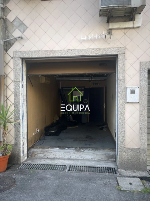 Loja para Venda em Urgezes