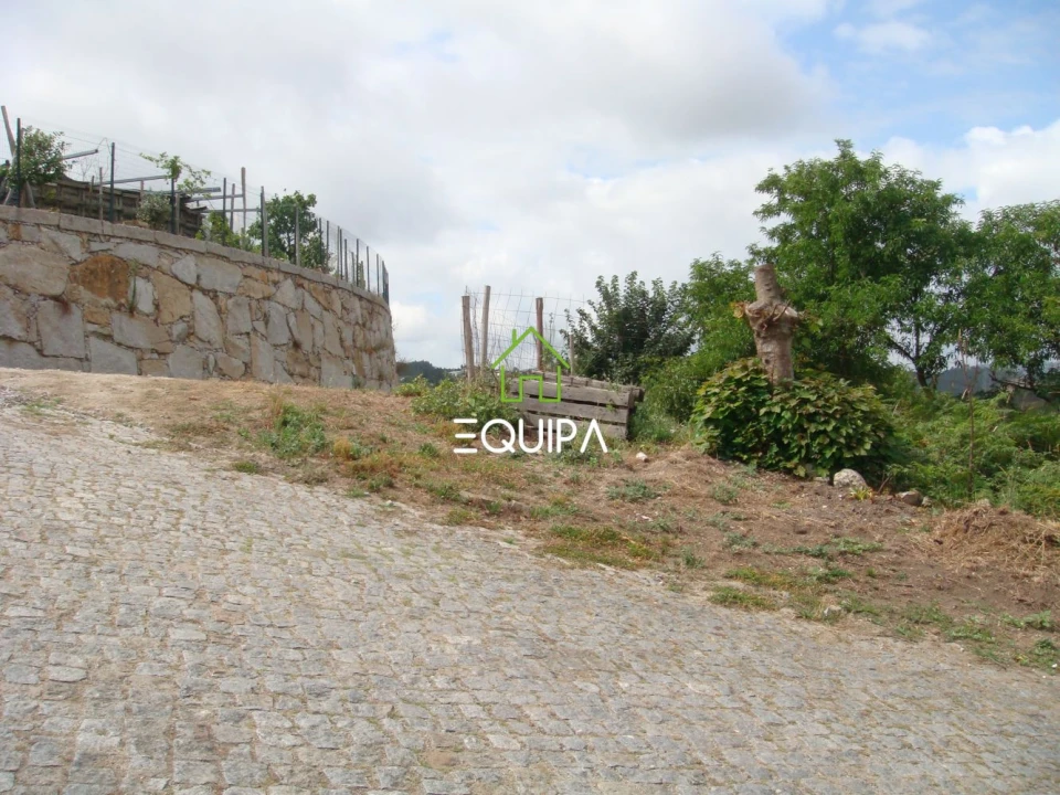 Terreno para Venda em Lordelo Foto 3