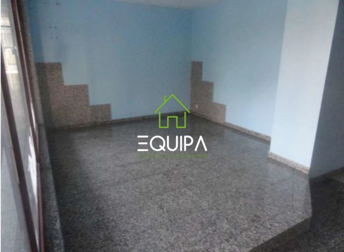 Loja para Venda em Candoso Santiago e Mascotelos Foto 7