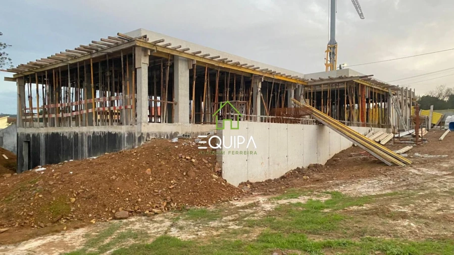 Moradia T3 para Venda em Água Longa