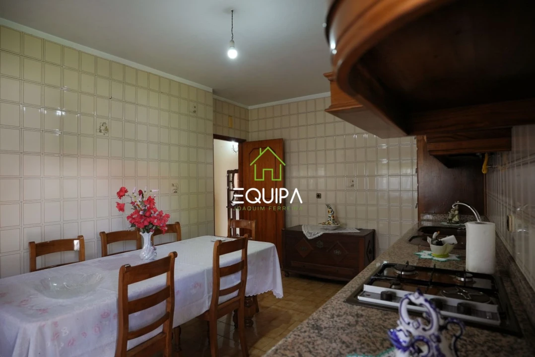 Moradia T3 para Venda em Candoso Santiago e Mascotelos Foto 11