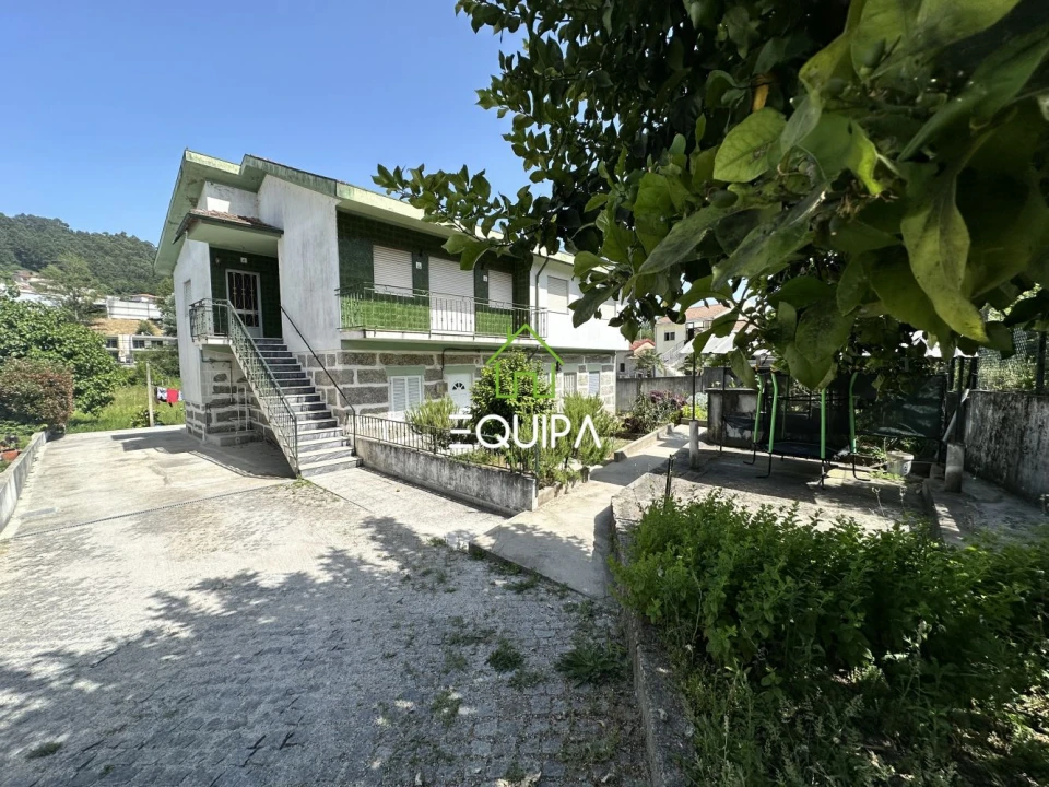 Moradia T5 para Venda em Nespereira Foto 3