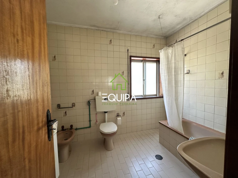 Moradia T5 para Venda em Nespereira Foto 14