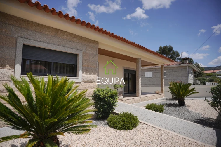 Moradia T5 para Venda em Santo Adrião de Vizela Foto 3