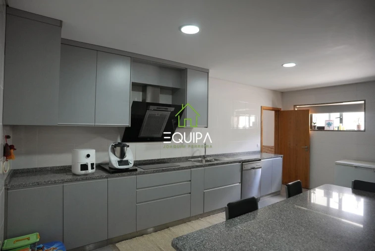 Moradia T5 para Venda em Santo Adrião de Vizela Foto 27