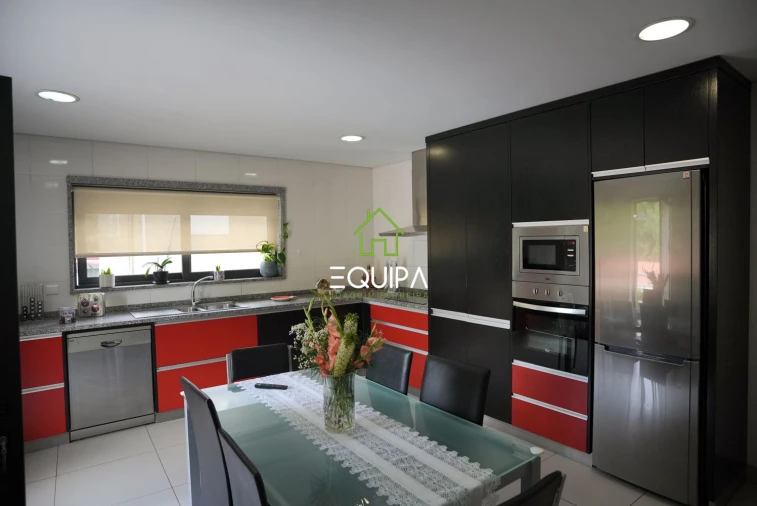 Moradia T5 para Venda em Santo Adrião de Vizela Foto 19