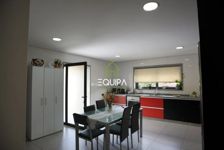 Moradia T5 para Venda em Santo Adrião de Vizela Foto 18