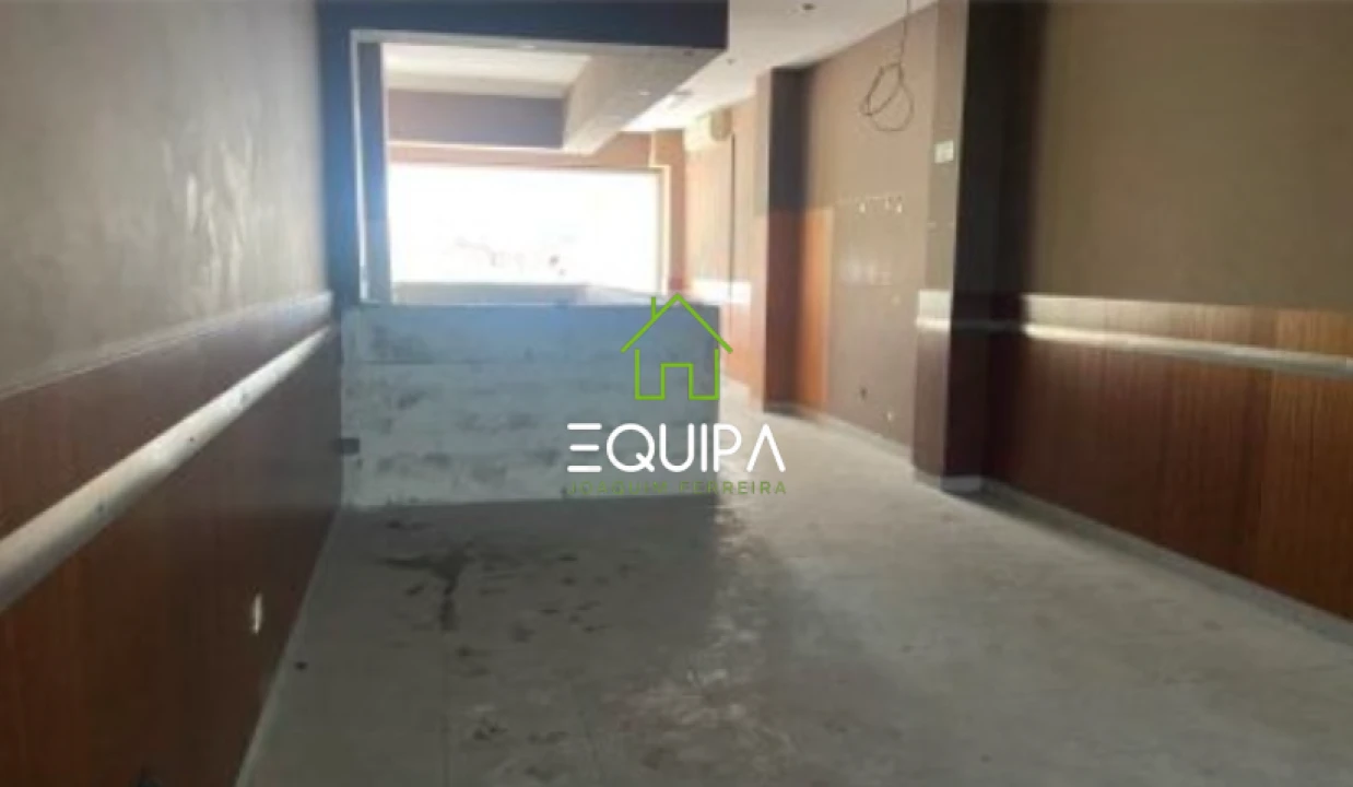 Loja para Venda em Cidade da Maia Foto 3