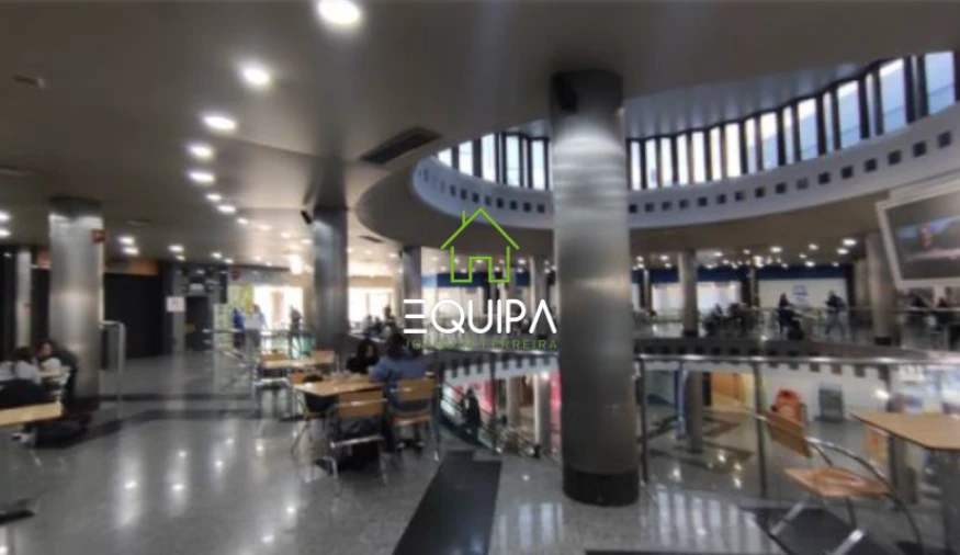 Loja para Venda em Cidade da Maia Foto 6