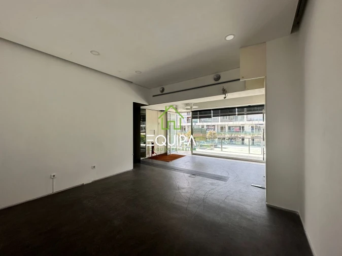 Loja para Venda em Caldas de Vizela (São Miguel e São João) Foto 17