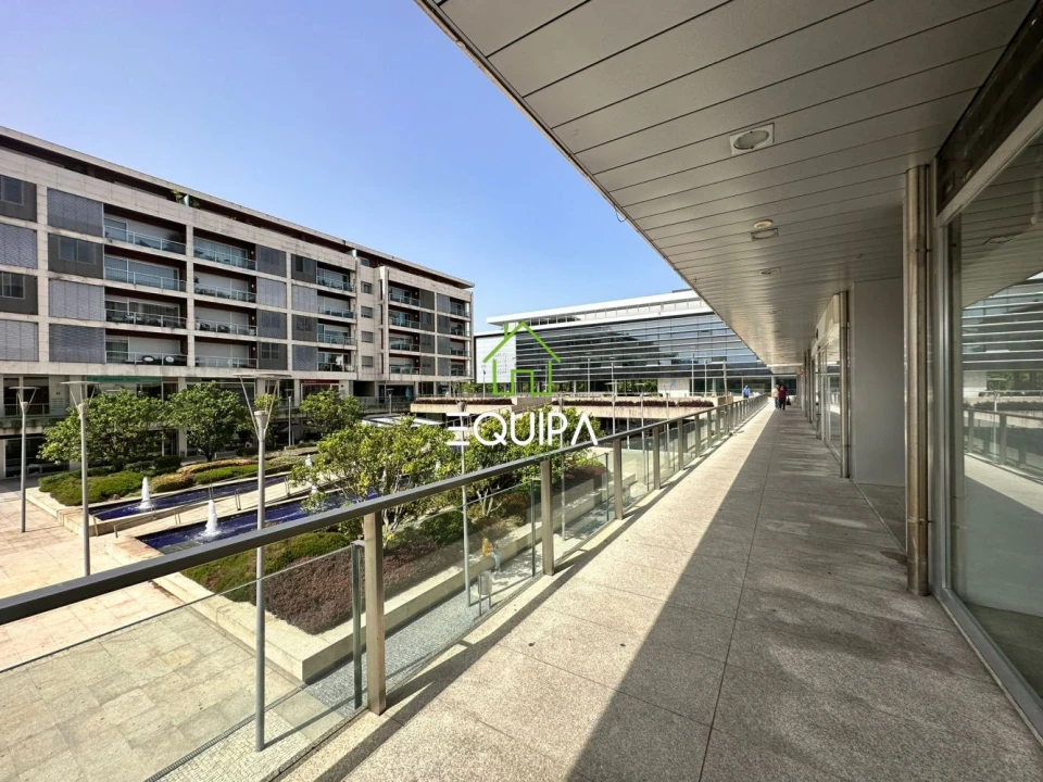 Loja para Venda em Caldas de Vizela (São Miguel e São João) Foto 13