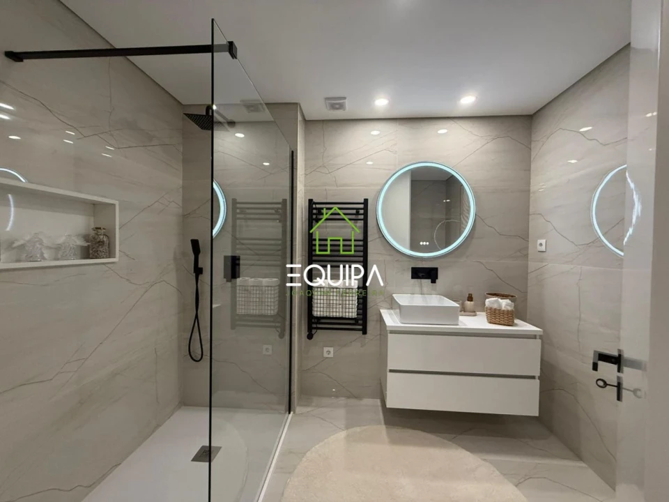 Moradia T3 para Venda em Guardizela Foto 11