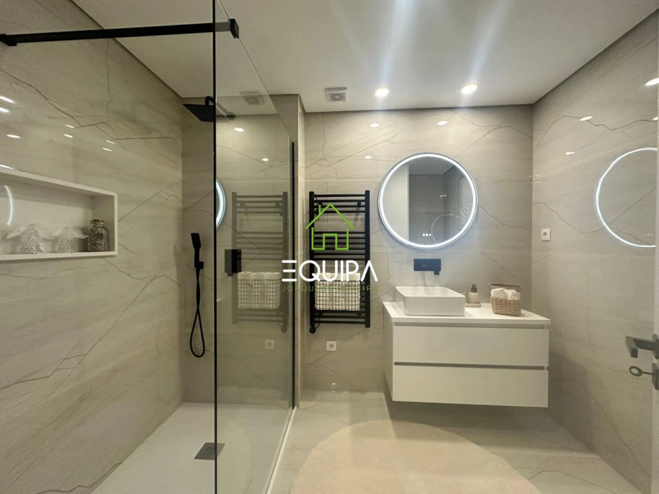 Moradia T3 para Venda em Guardizela Foto 8