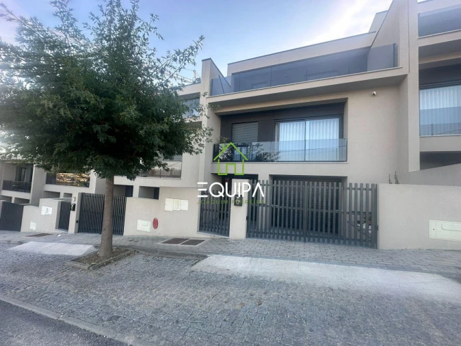 Moradia T3 para Venda em Guardizela Foto 2