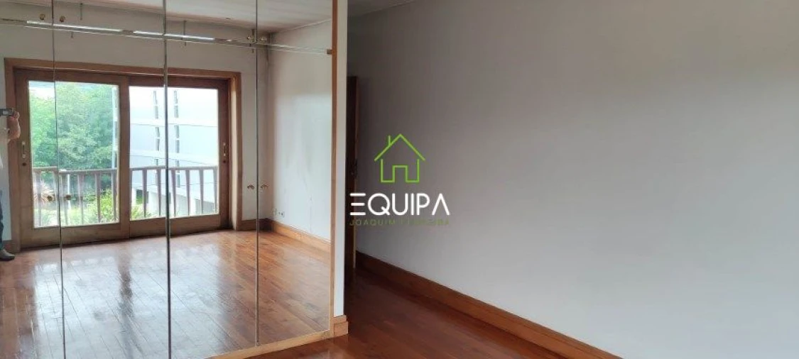 Moradia T4 para Venda em Azurem Foto 7