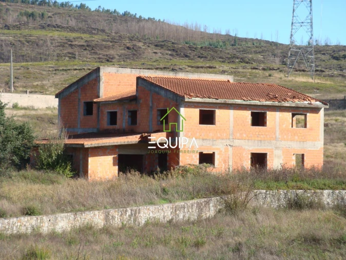 Moradia T5 para Venda em Sobreira