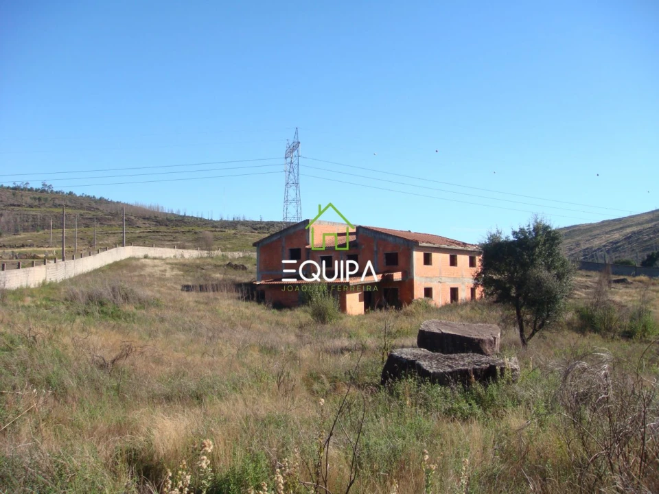 Moradia T5 para Venda em Sobreira Foto 3