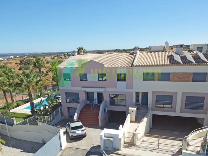 Moradia T3 para Venda em Estômbar e Parchal