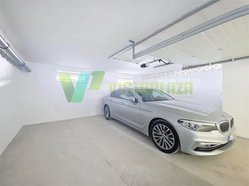 Garagem para Venda em Alvor Foto 19