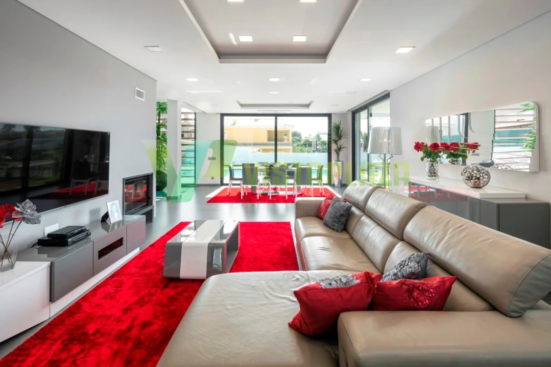 Moradia T4 para Venda em Estômbar e Parchal Foto 12