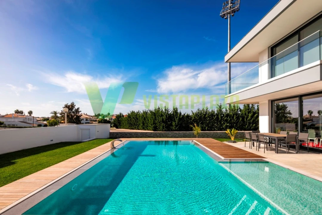 Moradia T4 para Venda em Estômbar e Parchal Foto 7