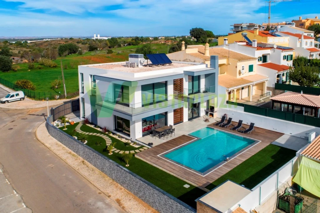 Moradia T4 para Venda em Estômbar e Parchal Foto 3