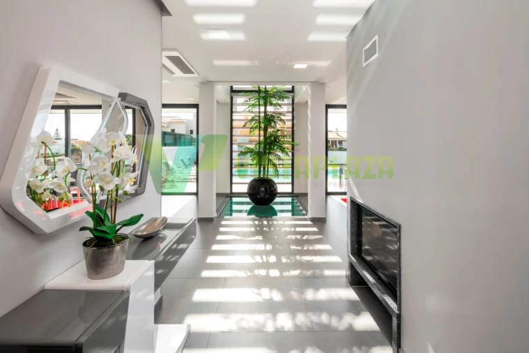 Moradia T4 para Venda em Estômbar e Parchal Foto 11