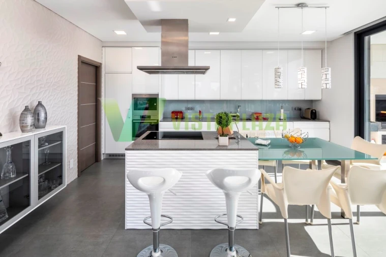 Moradia T4 para Venda em Estômbar e Parchal Foto 8