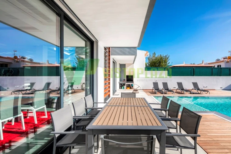 Moradia T4 para Venda em Estômbar e Parchal Foto 5