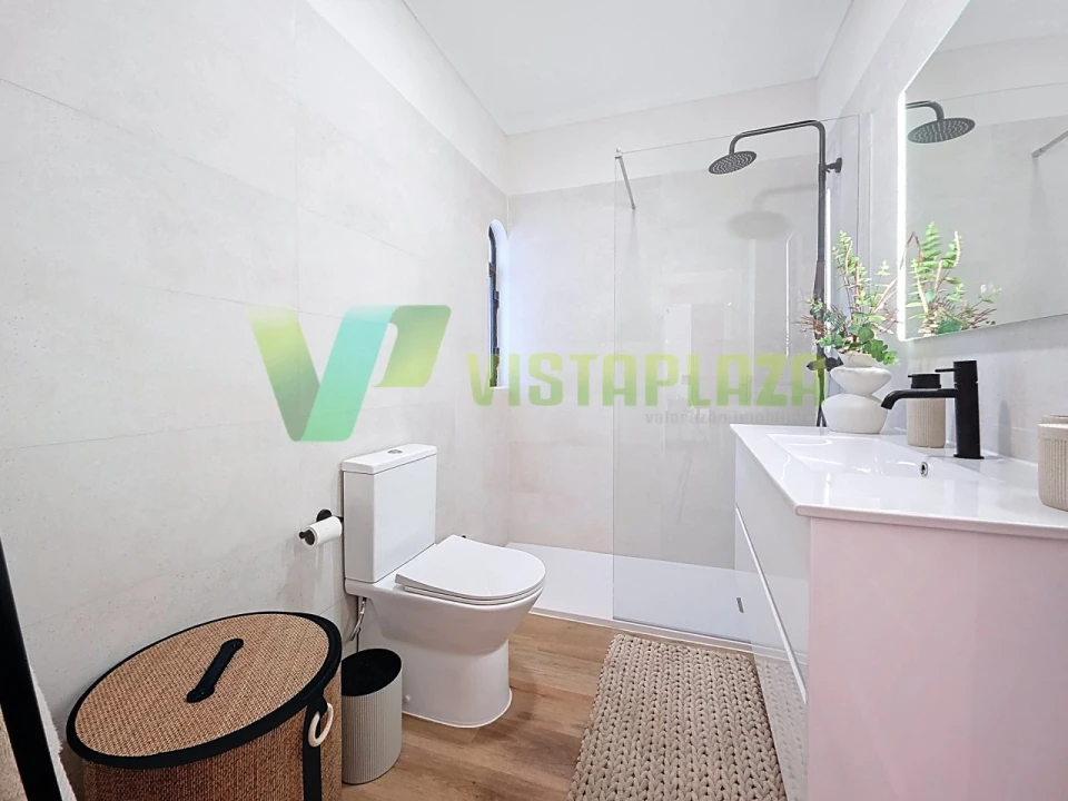 Apartamento T2 para Venda em Alvor Foto 12