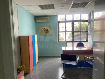 Loja para Venda em Algueirão-Mem Martins