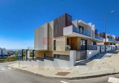 Moradia T4 para Venda em Ericeira