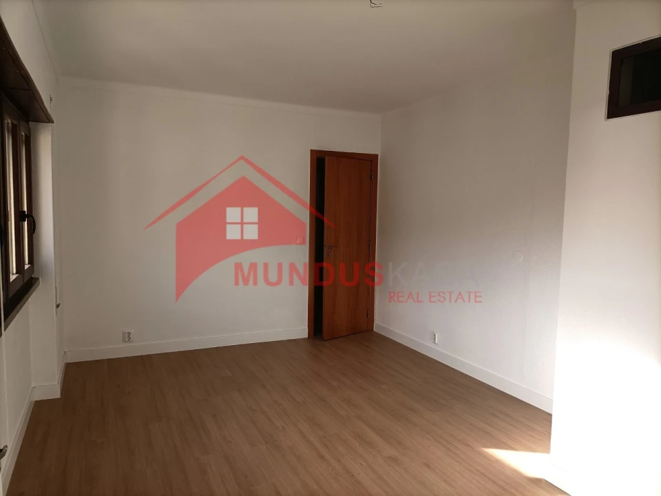 Apartamento T2 para Venda em Sesimbra (Santiago) Foto 8