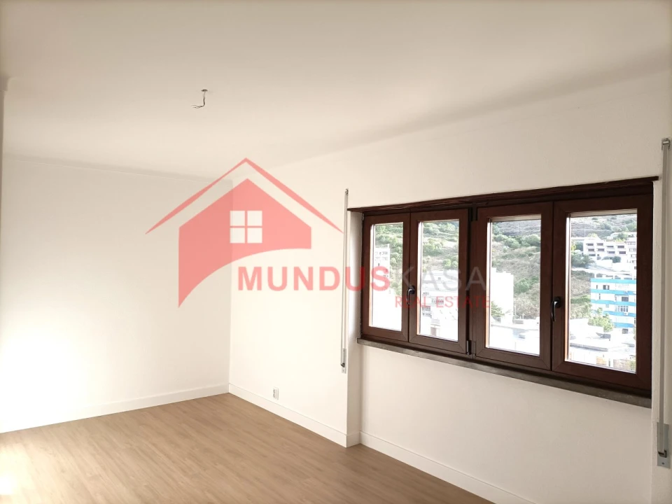 Apartamento T2 para Venda em Sesimbra (Santiago) Foto 9