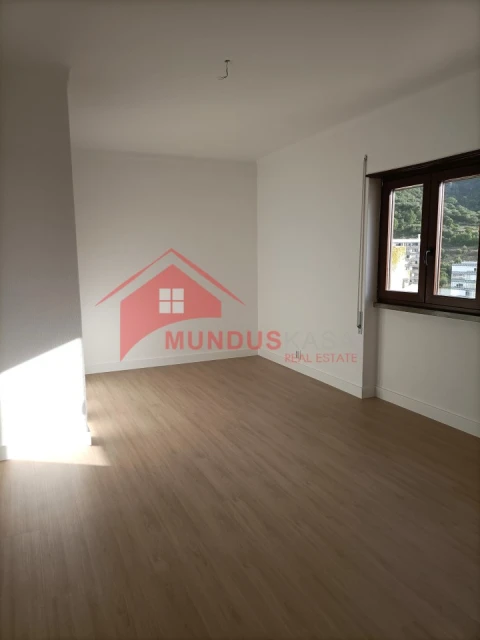 Apartamento T2 para Venda em Sesimbra (Santiago)