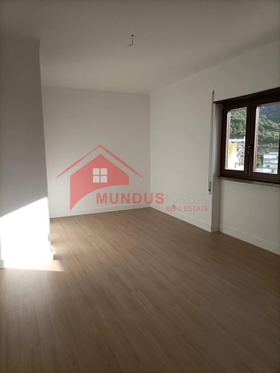 Apartamento T2 para Venda em Sesimbra (Santiago) Foto 7