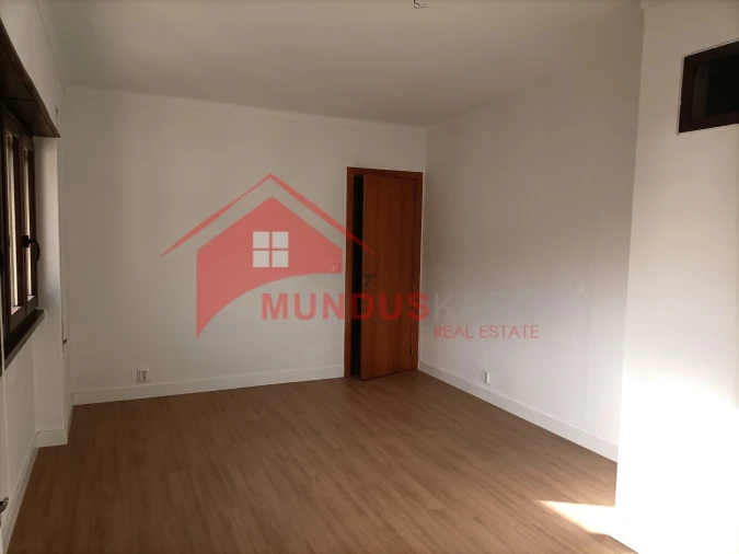 Apartamento T2 para Venda em Sesimbra (Santiago) Foto 8