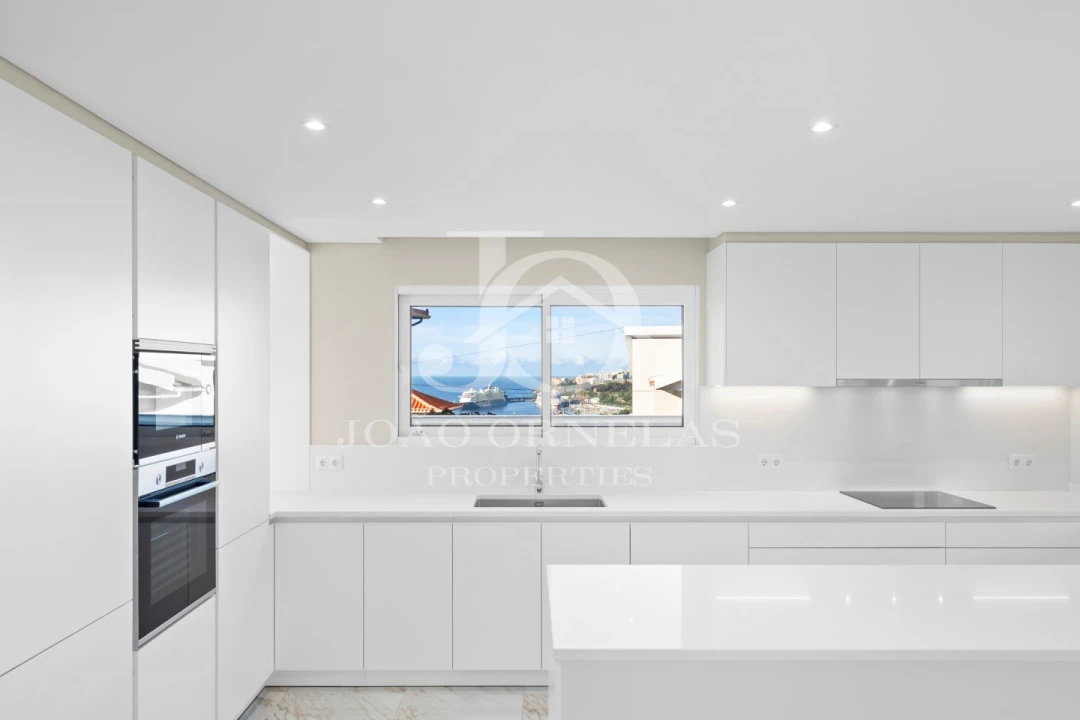 Moradia T4 para Venda em Funchal (Santa Maria Maior) Foto 4