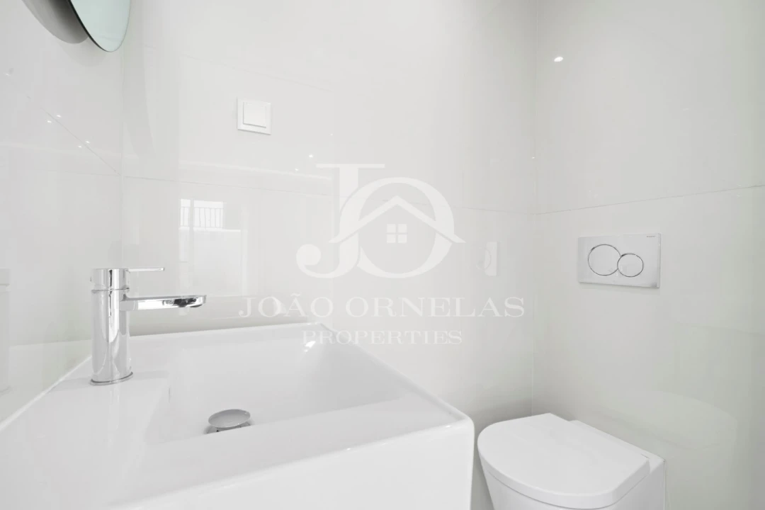 Moradia T4 para Venda em Funchal (Santa Maria Maior) Foto 10