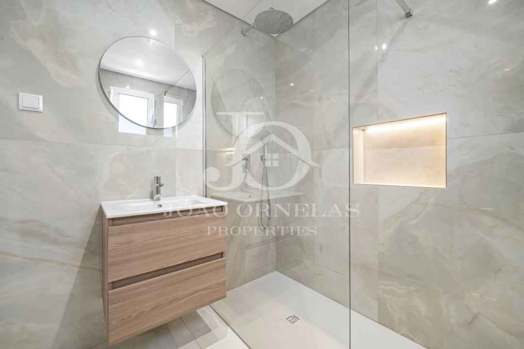 Moradia T4 para Venda em Funchal (Santa Maria Maior) Foto 20