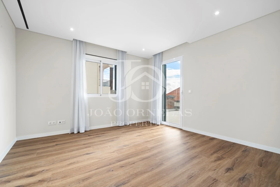 Moradia T4 para Venda em Funchal (Santa Maria Maior) Foto 22