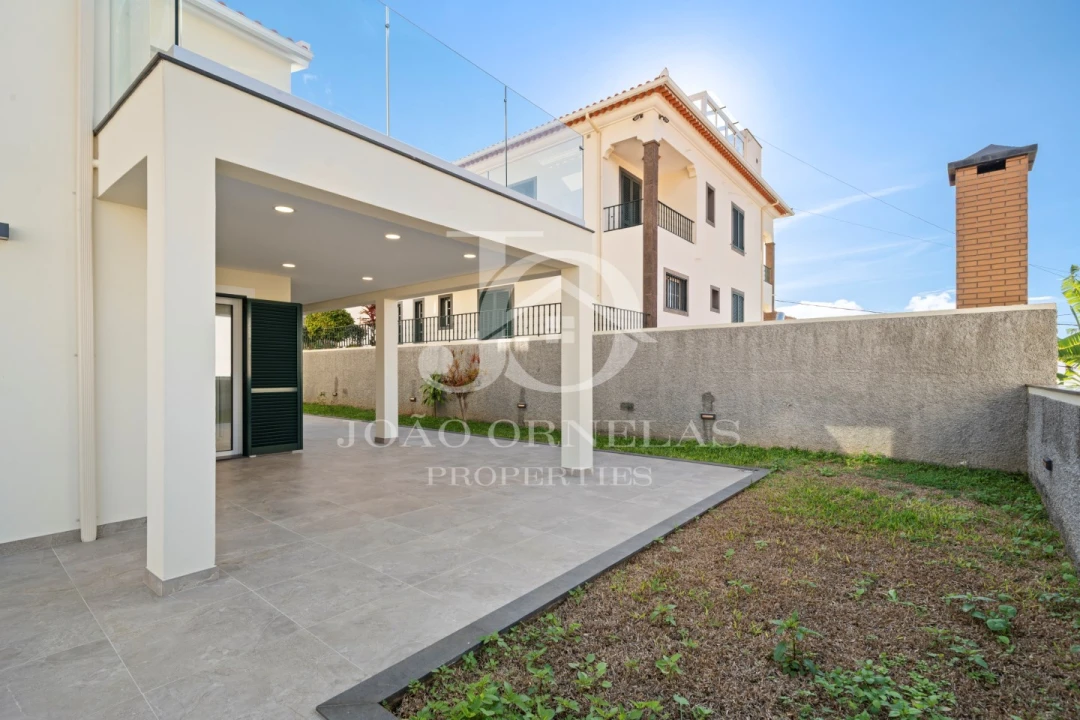 Moradia T4 para Venda em Funchal (Santa Maria Maior) Foto 40