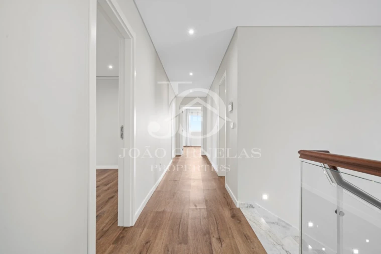 Moradia T4 para Venda em Funchal (Santa Maria Maior) Foto 17