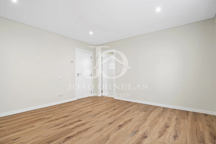 Moradia T4 para Venda em Funchal (Santa Maria Maior) Foto 19